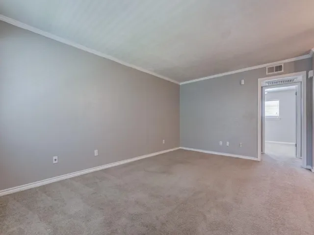 $1,250 | 3921 Inwood Road, Unit 2015, Dallas, TX 75209