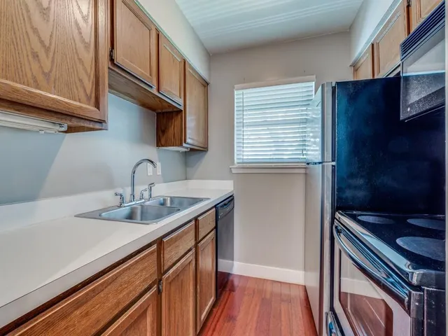 $1,250 | 3921 Inwood Road, Unit 2015, Dallas, TX 75209