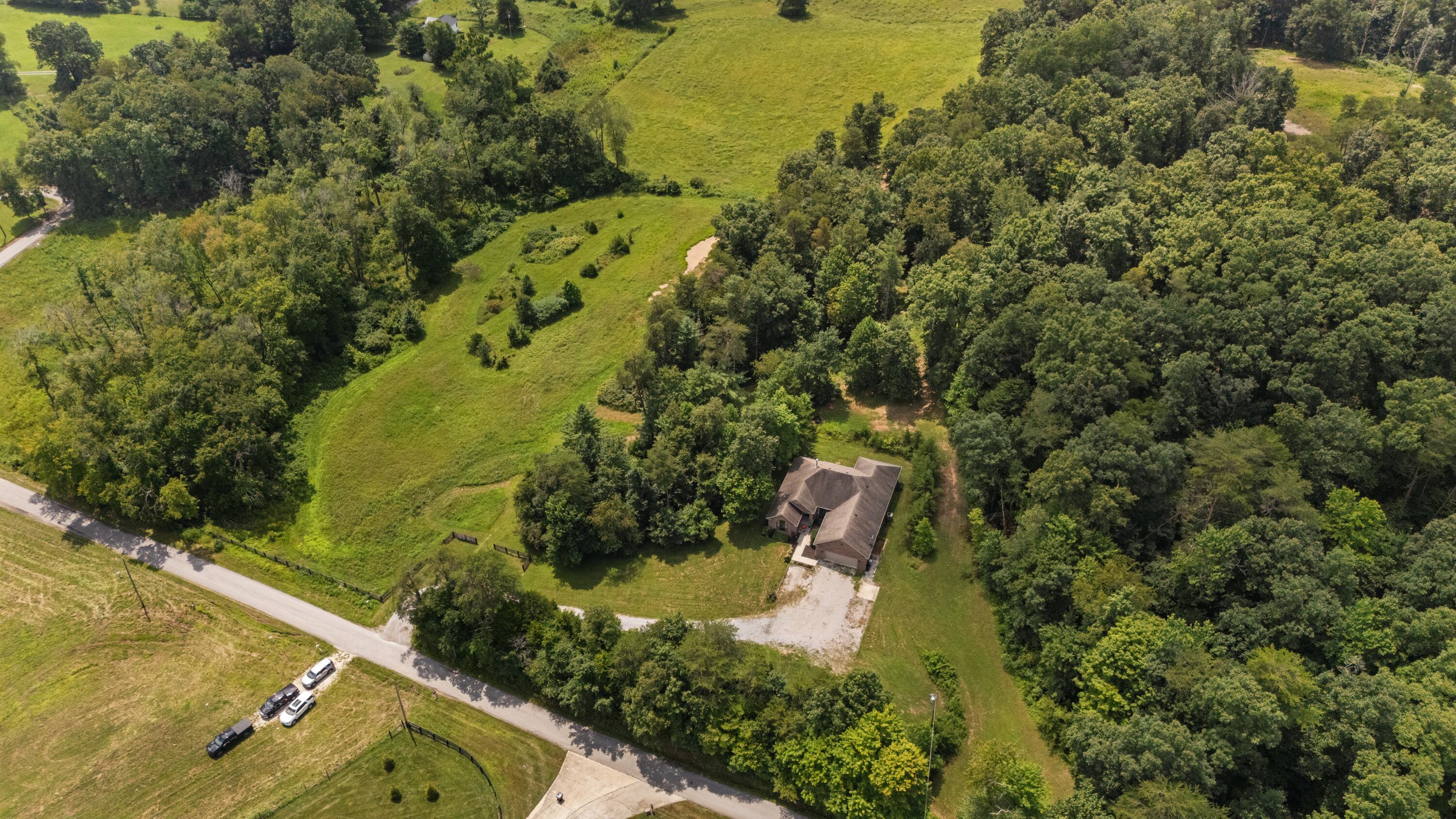 625 Pine Ridge Road Winchester, KY 40391 - Photo 37 of 46 DJI_20260728130335_0651_D