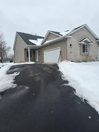 $2,595 | 3933 93rd Avenue North, Brooklyn Park, MN 55443