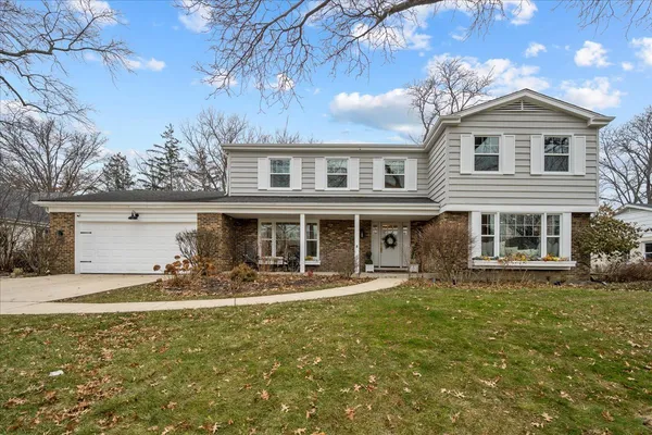 $1,150,000 | 520 Standish Drive, Deerfield, IL 60015