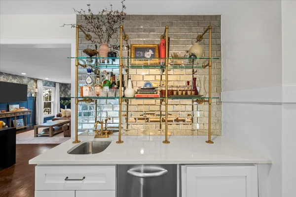 $1,150,000 | 520 Standish Drive, Deerfield, IL 60015
