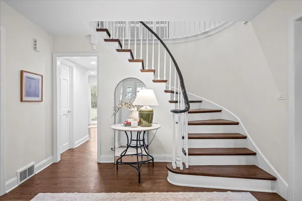 $1,150,000 | 520 Standish Drive, Deerfield, IL 60015