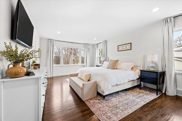 $1,150,000 | 520 Standish Drive, Deerfield, IL 60015