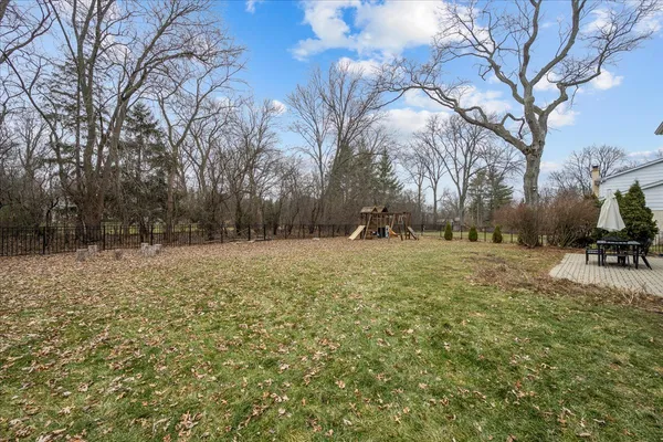 $1,150,000 | 520 Standish Drive, Deerfield, IL 60015