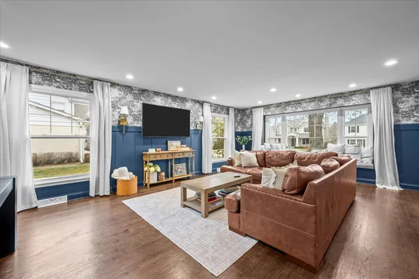 $1,150,000 | 520 Standish Drive, Deerfield, IL 60015