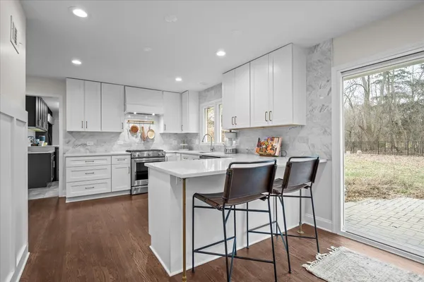 $1,150,000 | 520 Standish Drive, Deerfield, IL 60015