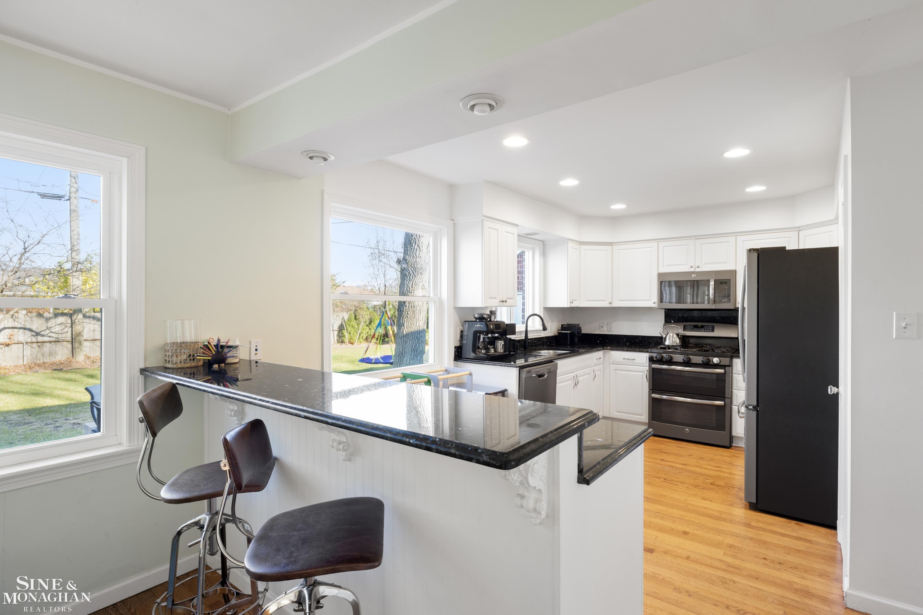 474 Lexington Road Grosse Pointe, MI 48236 - Photo 10 of 62 50162736-60c0856b-b158-4fbf-9ca5-56cda127b970.JPG