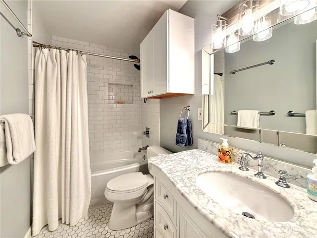 $1,388,000 | 15934 Southeast 41st Place, Bellevue, WA 98006