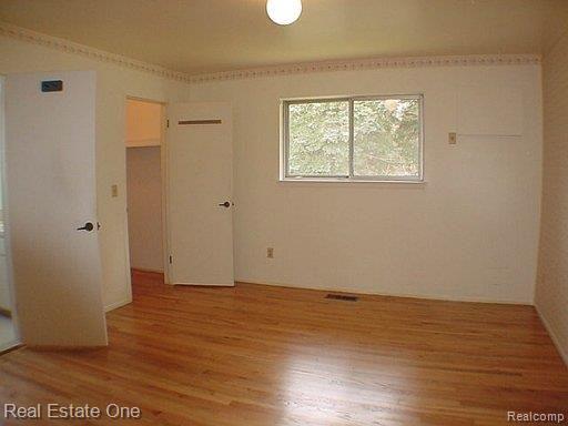 36491 Saxony Road Farmington, MI 48335 - Photo 11 of 25 master bedroom