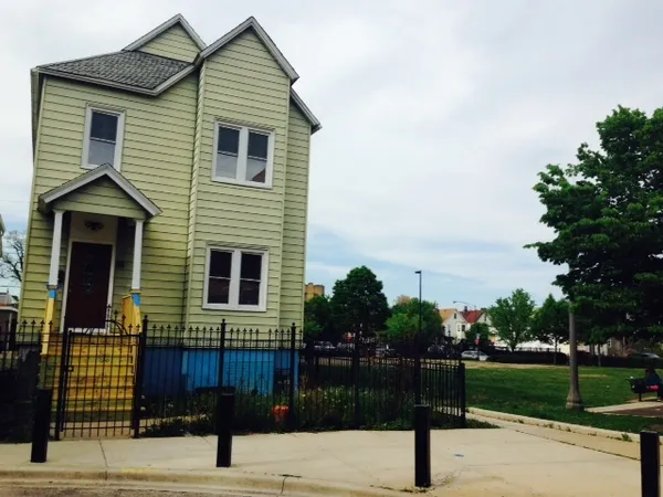$2,785 | 3614 West McLean Avenue, Unit 2, Chicago, IL 60647