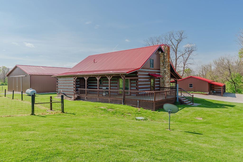 325 Ackley Rd Main poic