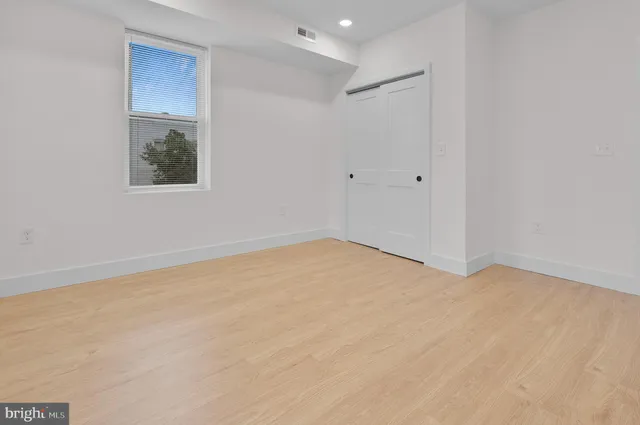 $1,500 | 2200 East Fayette Street, Baltimore, MD 21231