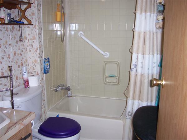 123 Edbert Street Chicopee, MA 01020 - Photo 4 of 7 Gallery Image 4