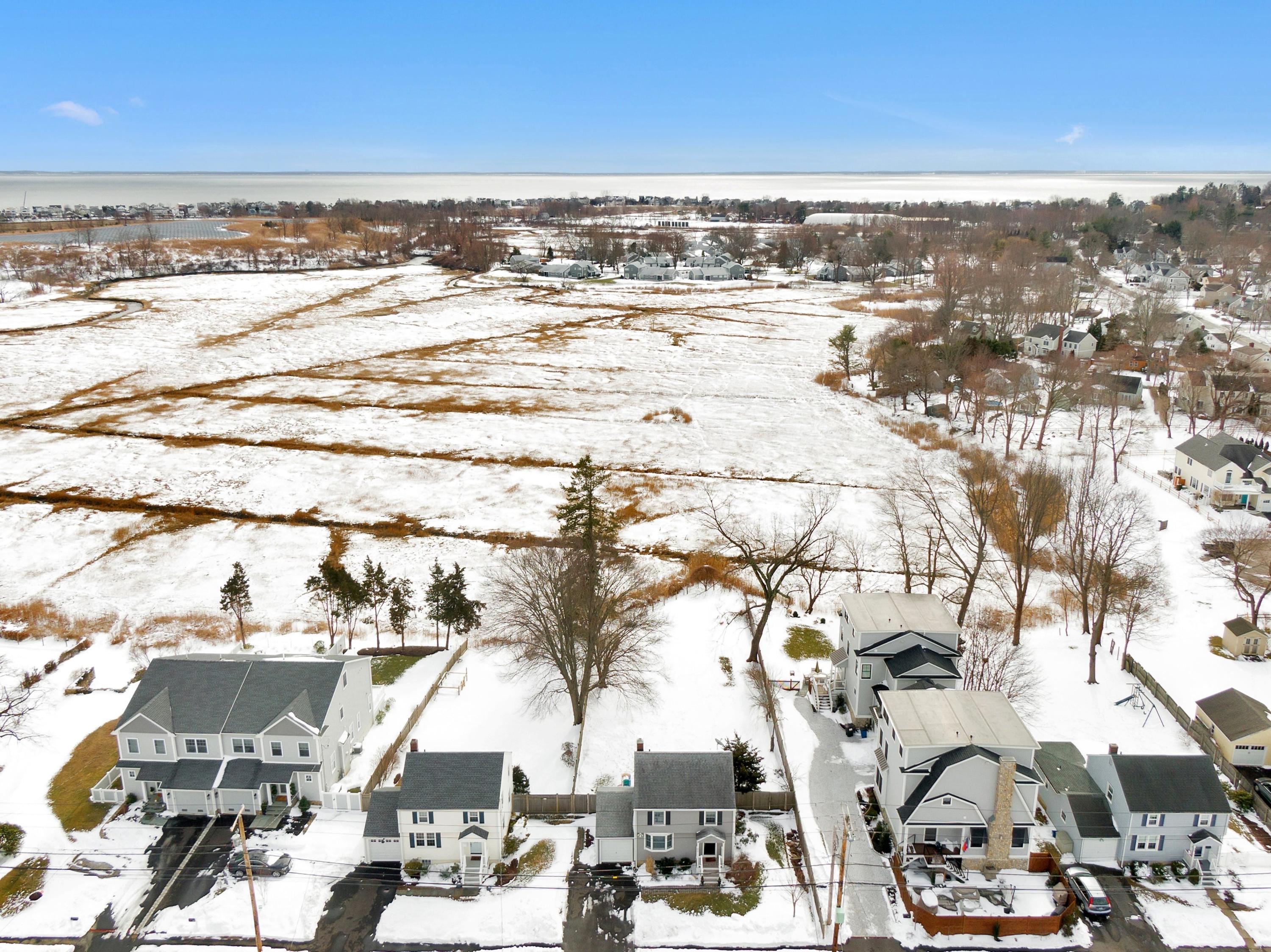 879 Oldfield Road Fairfield, CT 06824 - Photo 21 of 26