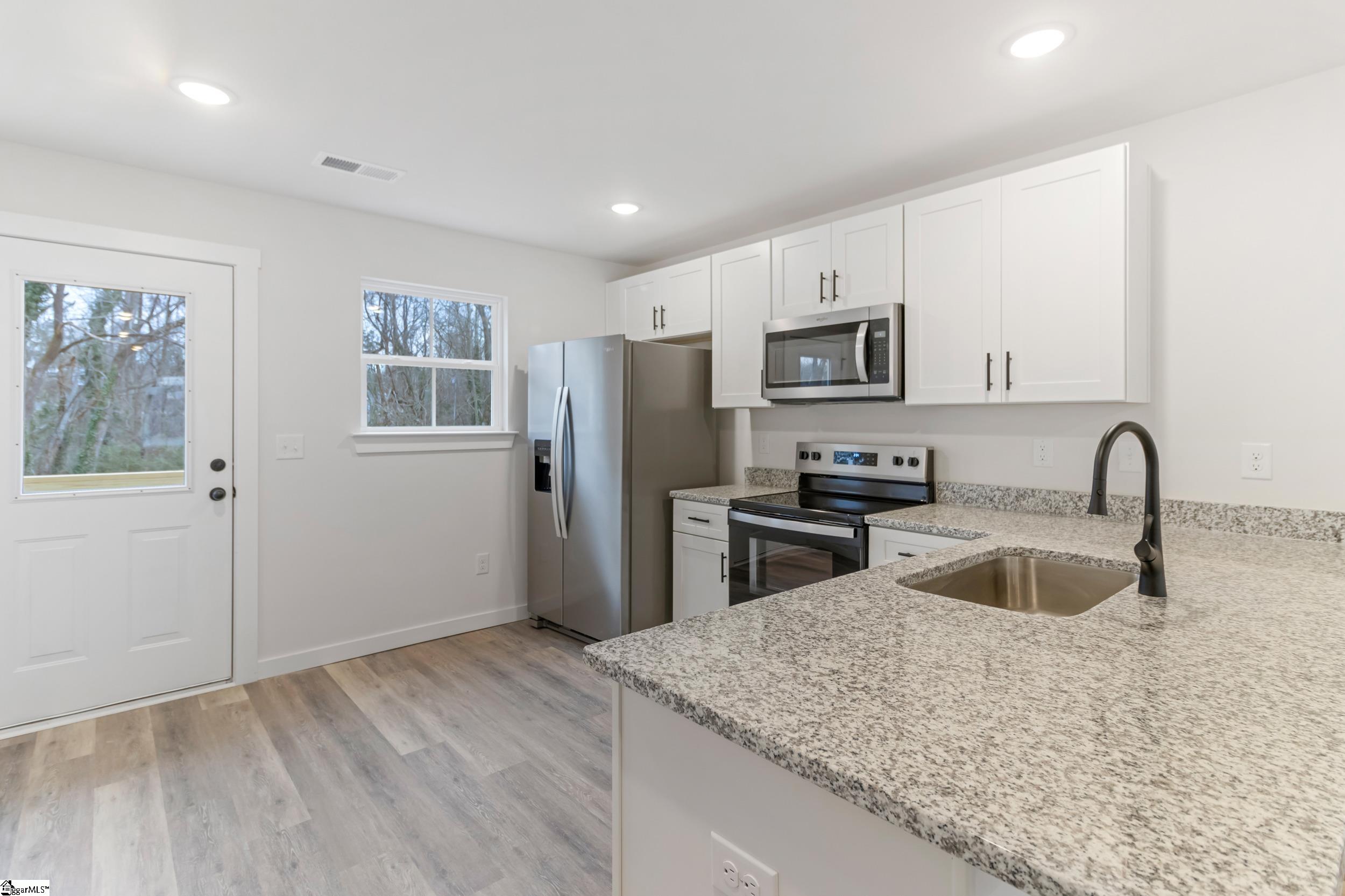 255-257 Vanderbilt Road Spartanburg, SC 29301 - Photo 4 of 19