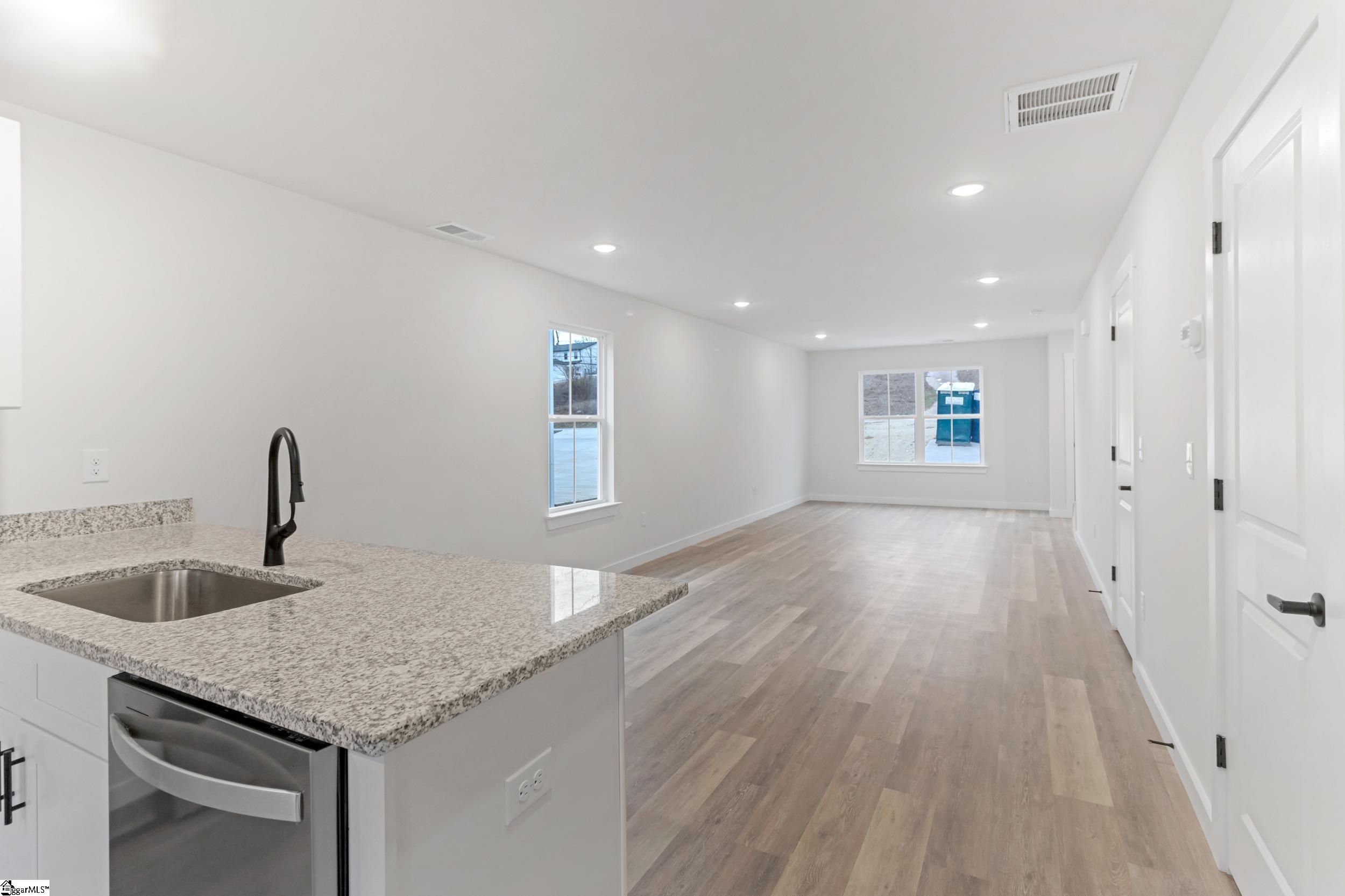 255-257 Vanderbilt Road Spartanburg, SC 29301 - Photo 6 of 19