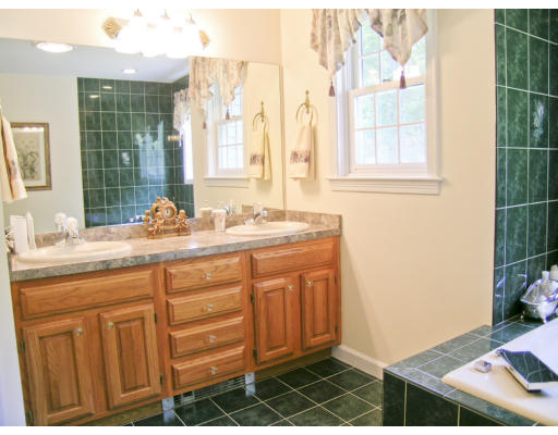 26 Old Planters Road Beverly, MA 01915 - Photo 23 of 25 Gallery Image 23