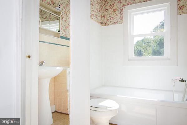 1055 Arnoldtown Road Jefferson, MD 21755 - Photo 15 of 21 Bath