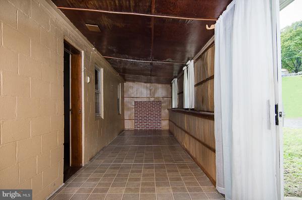 1055 Arnoldtown Road Jefferson, MD 21755 - Photo 6 of 21 Enclosed front porch