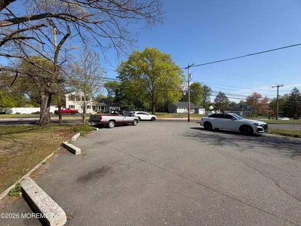 $3,750 | 28 New Monmouth Road, Unit 2, Middletown, NJ 07748