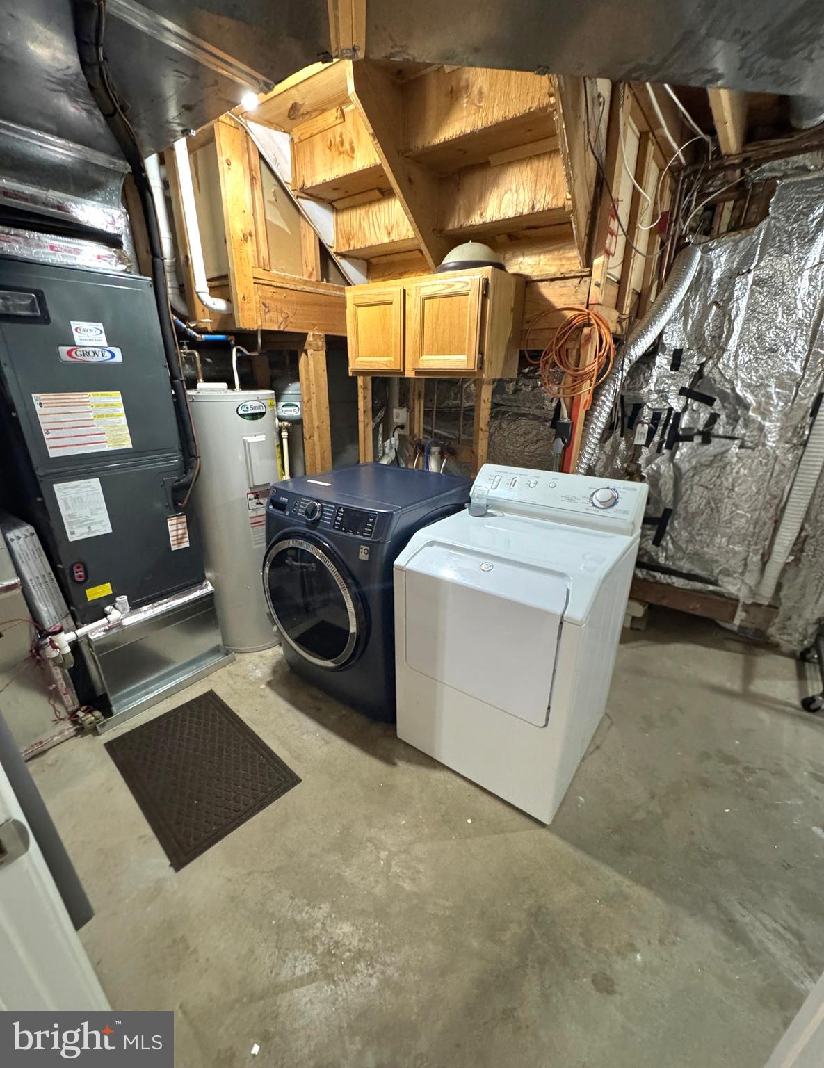 2108 Commodore Court Odenton, MD 21113 - Photo 31 of 38 a utility room with dryer and washer