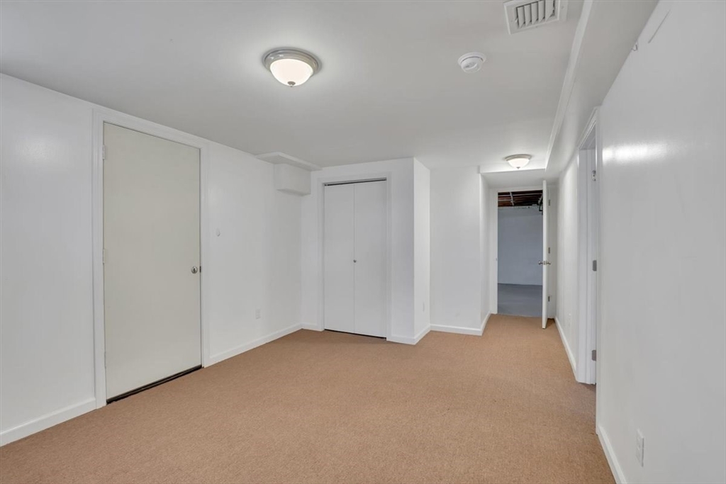 2401 Wilbraham Road Springfield, MA 01129 - Photo 23 of 33