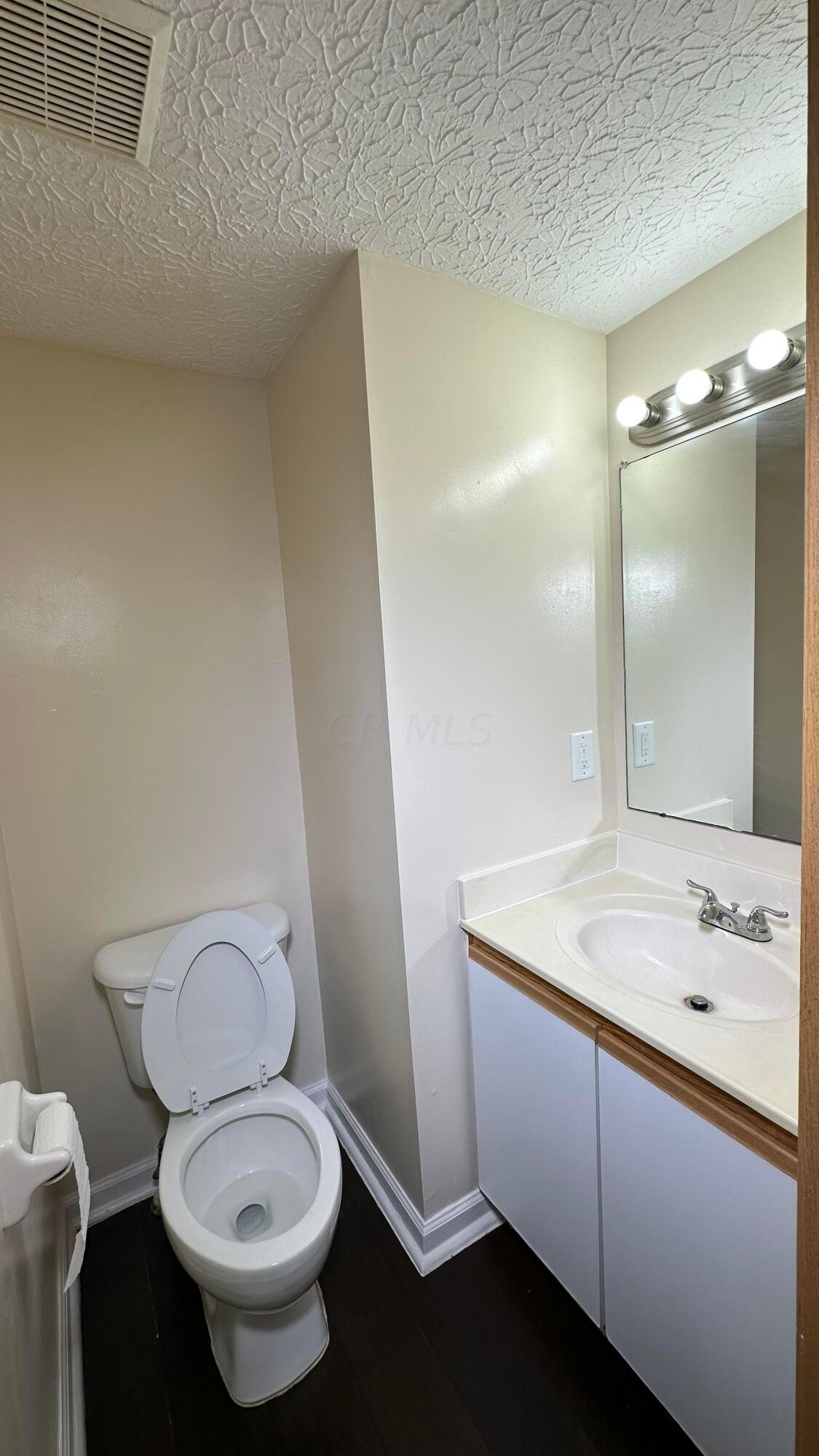2746 Northwold Road Columbus, OH 43231 - Photo 27 of 31 First floor bathroom