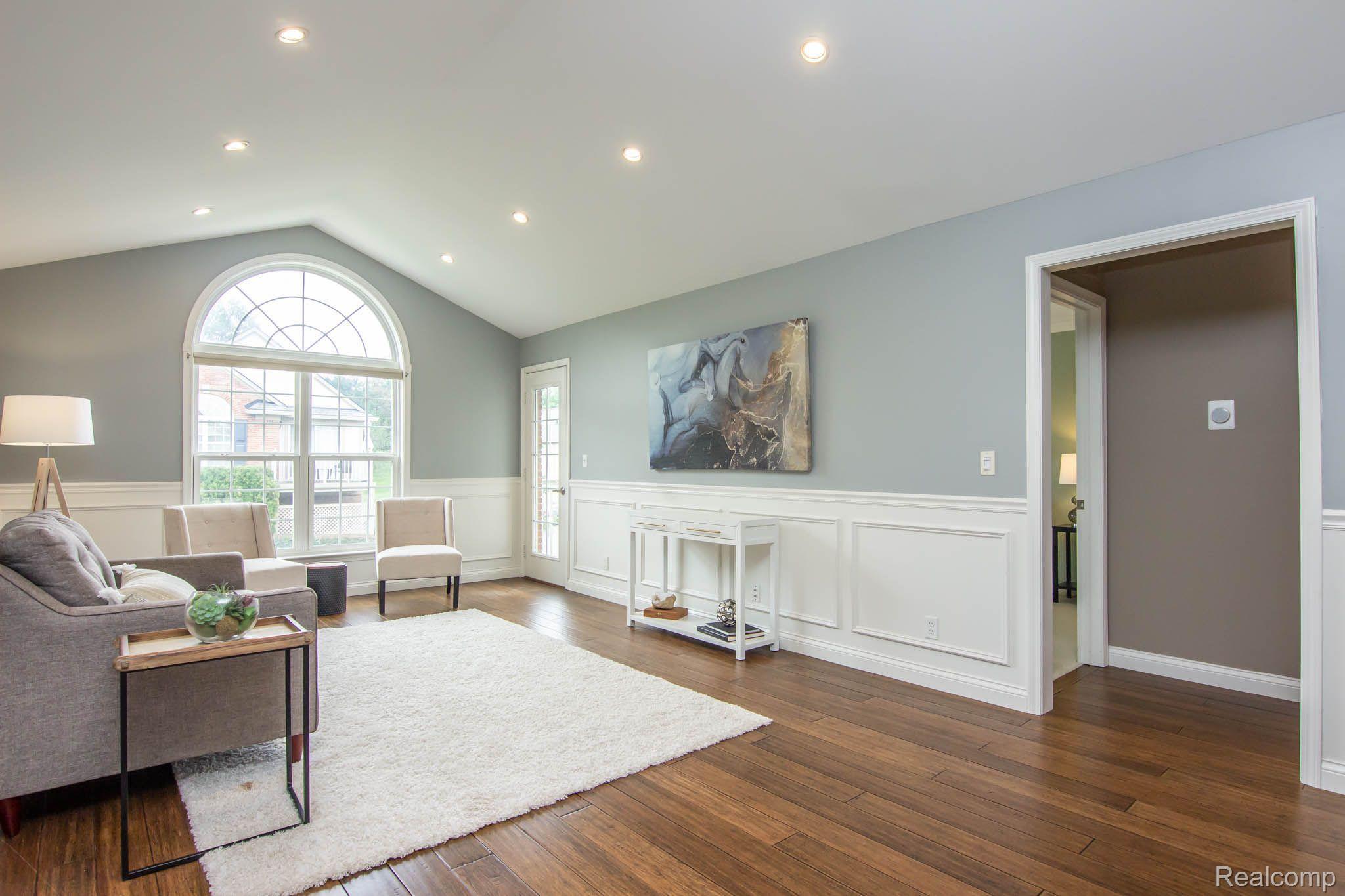 3536 Oakmonte Boulevard Rochester, MI 48306 - Photo 13 of 28 Living Room