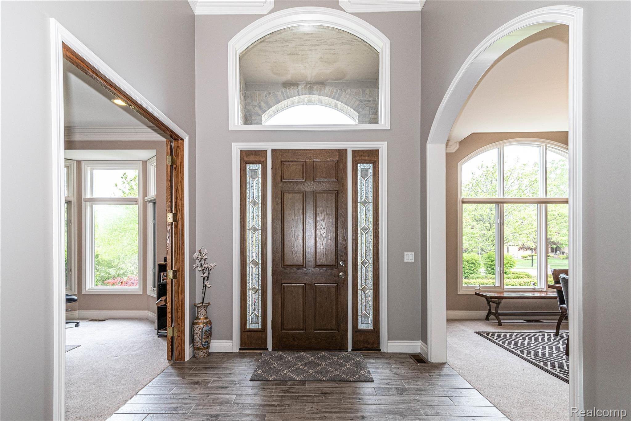 35265 Curtis Road Livonia, MI 48152 - Photo 7 of 52 Two-Story Foyer