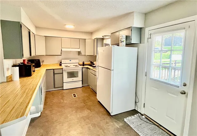 $199,999 | 104-106 Sherman Street, Wathena, KS 66090