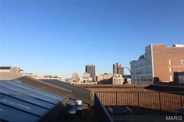 $135,000 | 1520 Washington Avenue, Unit 202, St. Louis, MO 63103