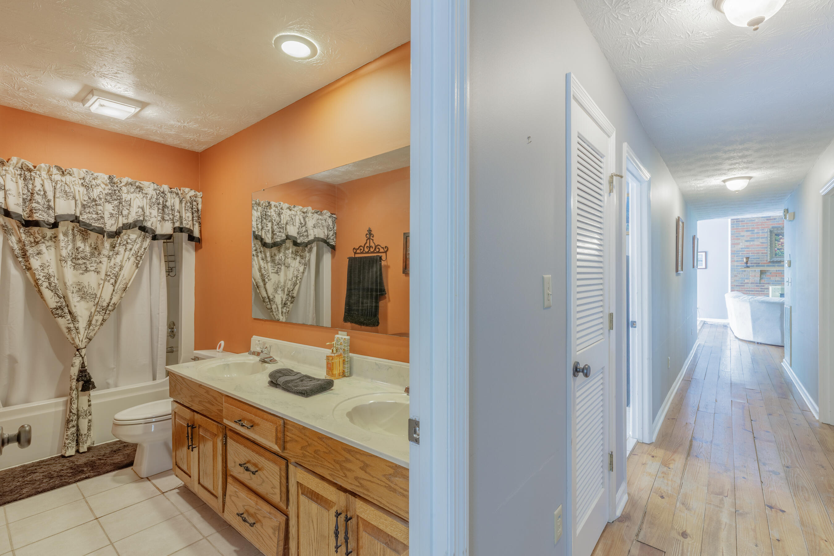 197 Lynn Trail LaFayette, GA 30728 - Photo 16 of 51 Full bath