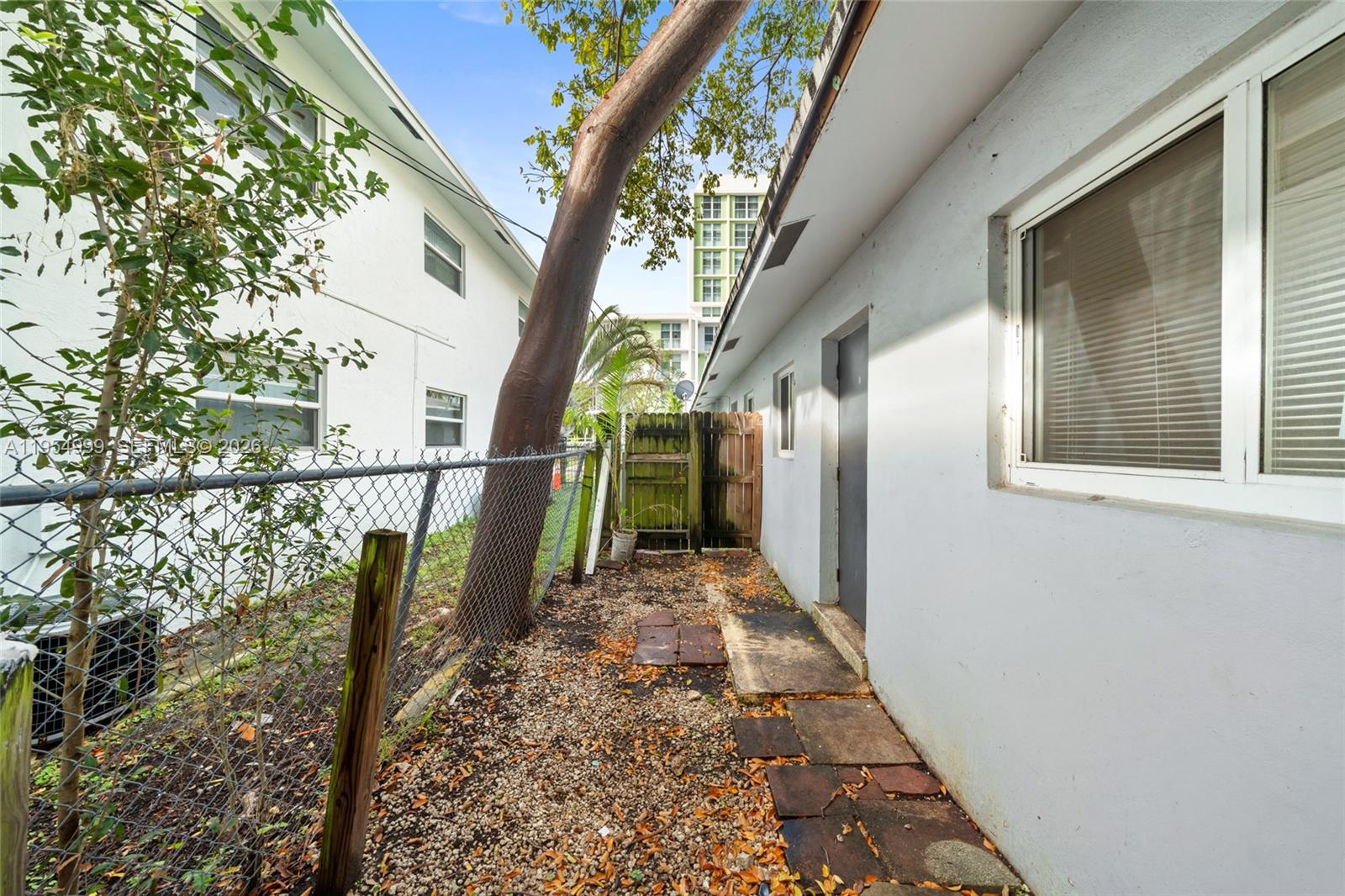 446 Southwest 4th Avenue, Unit 3 Fort Lauderdale, FL 33315 - Photo 12 of 15 a view of entryway