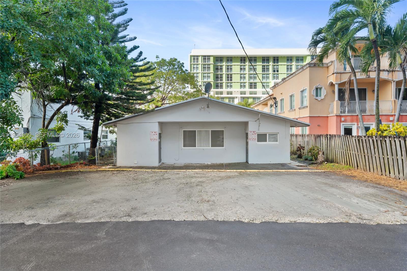 446 Southwest 4th Avenue, Unit 3 Fort Lauderdale, FL 33315 - Photo 15 of 15 a house with a outdoor space