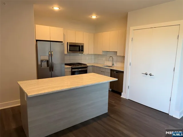 $2,675 | 2301 Lemoine Avenue, Unit 606, Fort Lee, NJ 07024