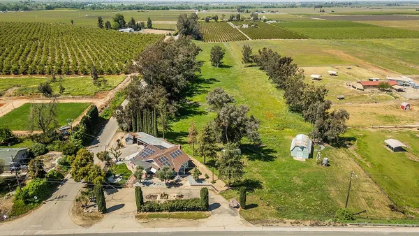$587,000 | 5221 South Reed Avenue, Reedley, CA 93654