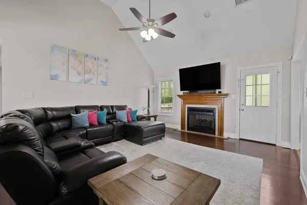 $549,999 | 2235 Jasmine Drive, Clarksville, TN 37043