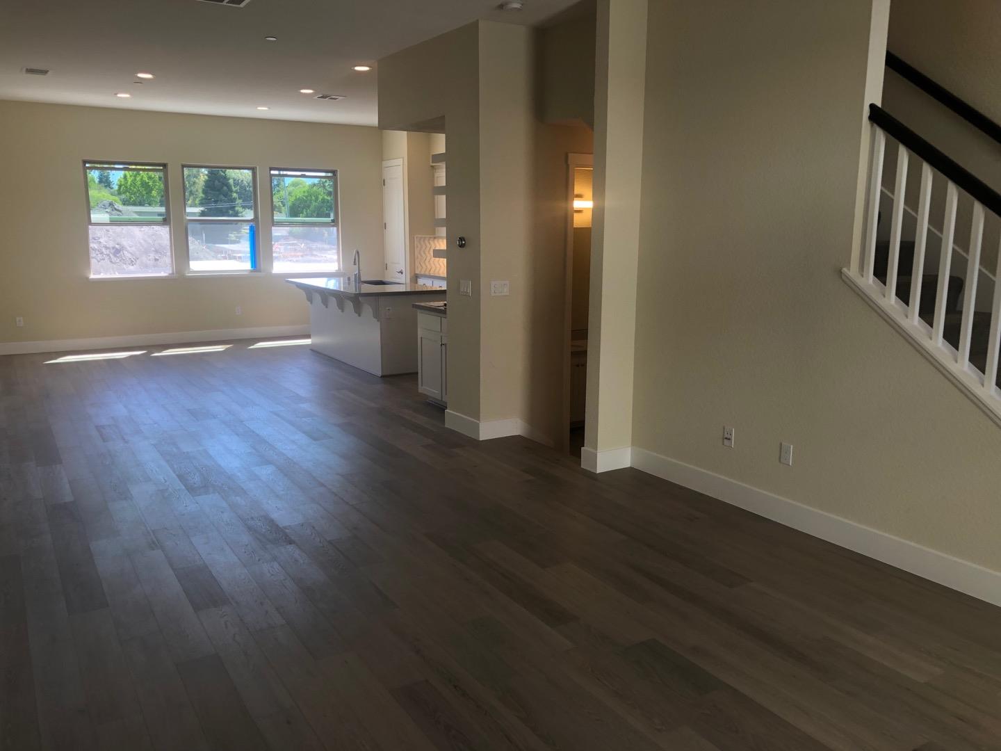 327 Cherokee Loop Mountain View, CA 94043 - Photo 7 of 18 Gallery Image 7