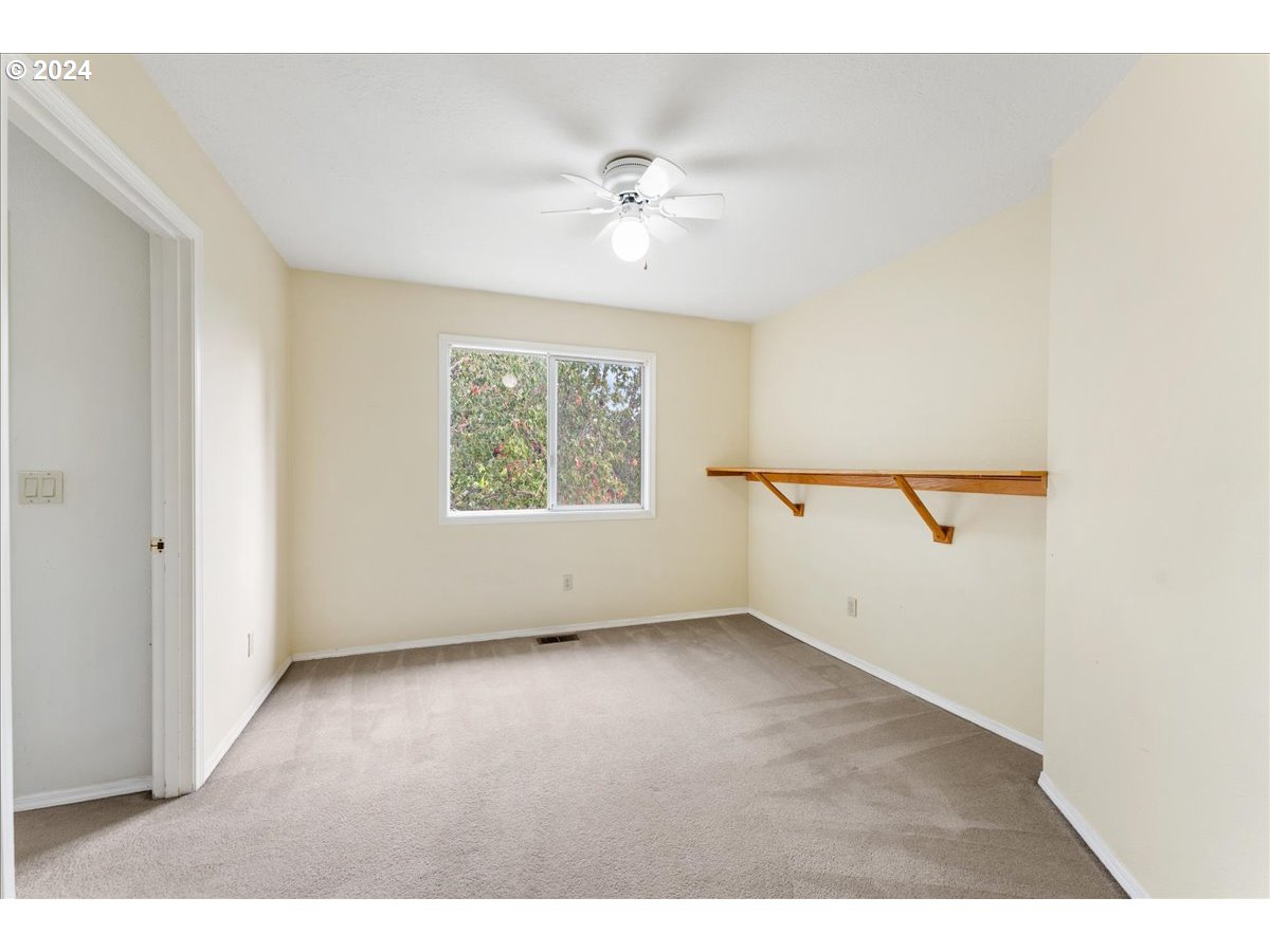 2925 Hunter Way West Linn, OR 97068 - Photo 38 of 46 Bedroom