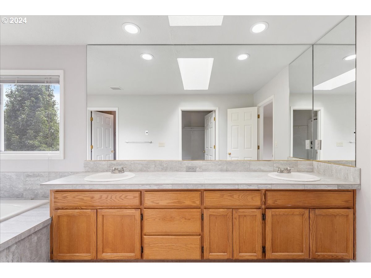 2925 Hunter Way West Linn, OR 97068 - Photo 43 of 46