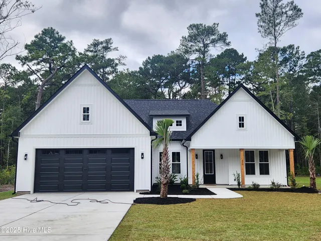 $448,000 | 519 Briarwood Drive Northwest, Calabash, NC 28467