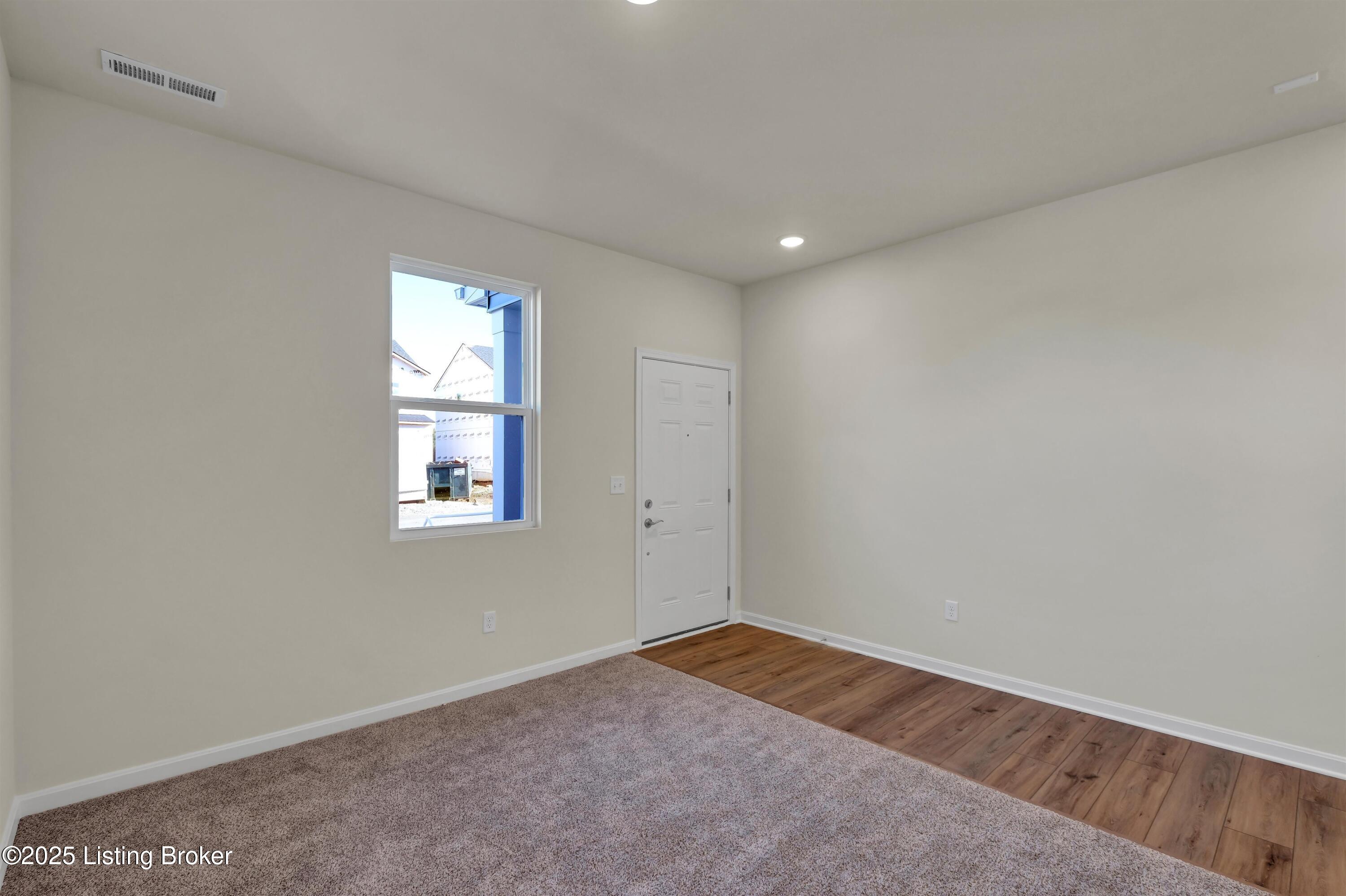 8308 Fairmount Road Louisville, KY 40228 - Photo 6 of 44 Front Flex