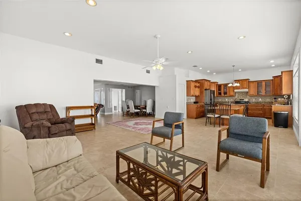 $5,900 | 710 116th Avenue, Treasure Island, FL 33706