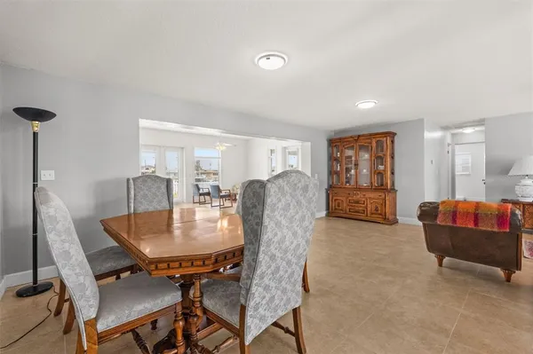 $5,900 | 710 116th Avenue, Treasure Island, FL 33706