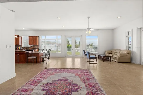 $5,900 | 710 116th Avenue, Treasure Island, FL 33706