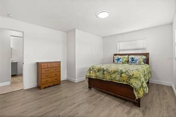 $5,900 | 710 116th Avenue, Treasure Island, FL 33706