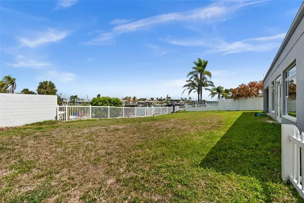 $5,900 | 710 116th Avenue, Treasure Island, FL 33706