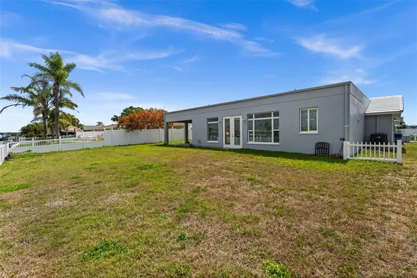 $5,900 | 710 116th Avenue, Treasure Island, FL 33706