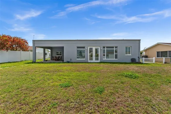 $5,900 | 710 116th Avenue, Treasure Island, FL 33706